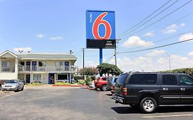 Motel 6 Austin Central North